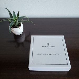 THE RITZ-CARLTON SHOPS ASPREY PURPLE WATER TRAVEL GIFT SET